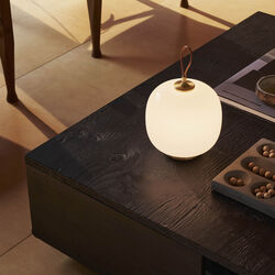 VL45 Radiohus Portable lampe, pale rose, Louis Poulsen