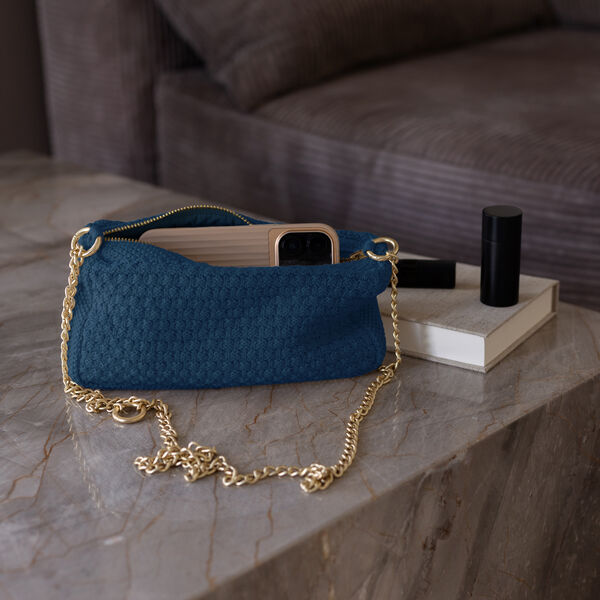 Strikket Clutch K&aelig;de Petra | Dark Blue Melange, By LOHN