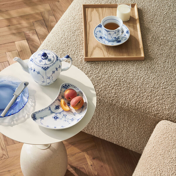 Musselmalet Halvblonde halvm&aring;neformet fad 22 cm, Royal Copenhagen