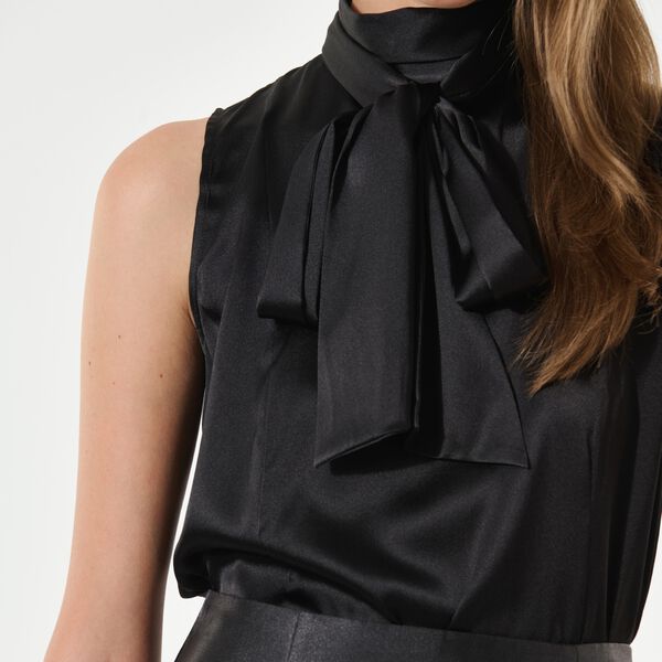 LuciaDEA, black, Dea Kudibal