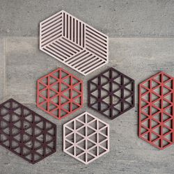 Triangles bordsk&aring;ner, burned red, Zone Denmark