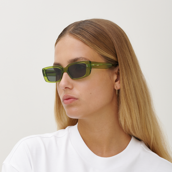 GRACE solbriller, green crystal, MESSYWEEKEND