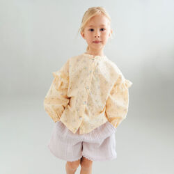 Shirt Gerda, barely apricot flowers, Wheat