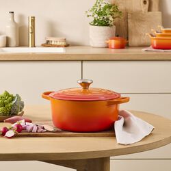 Signature rund st&oslash;bejernsgryde &Oslash; 24 cm, volcanic, Le Creuset