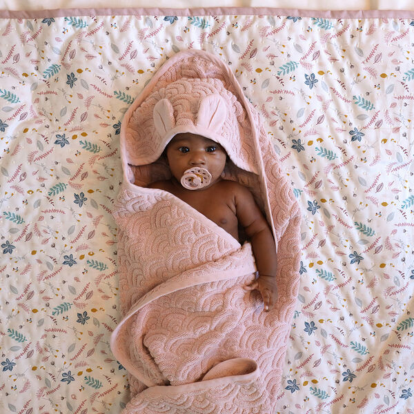 Baby h&aring;ndkl&aelig;de med h&aelig;tte og &oslash;rer, dusty rose, Cam Cam Copenhagen