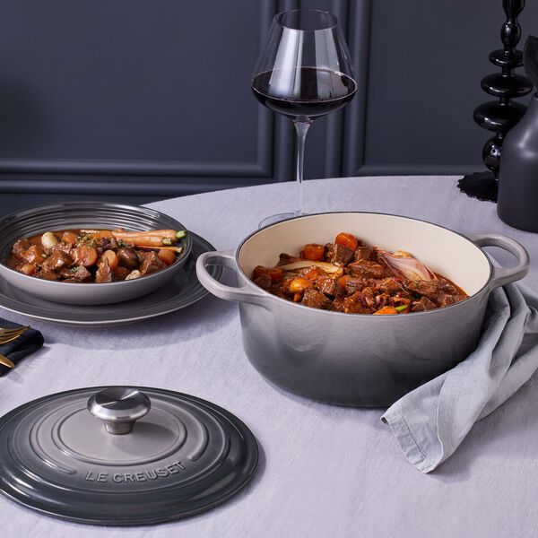 Signature rund st&oslash;bejernsgryde &Oslash; 24 cm, flint, Le Creuset