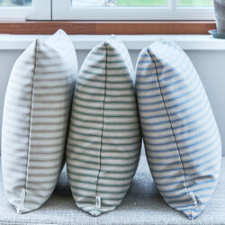 Outdoor Fine Stripe pude, blue, Compliments