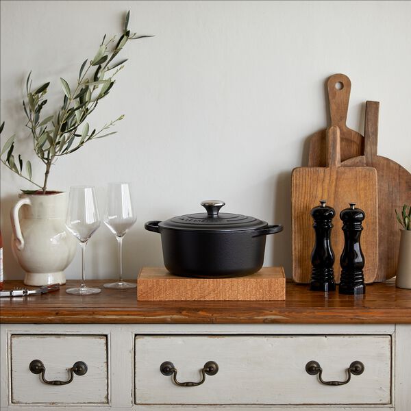 Signature rund st&oslash;bejernsgryde &Oslash; 24 cm, matte black, Le Creuset