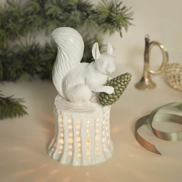 Winter Stories Squirrel on Tree Stumb fyrfadsstage, Dottir Nordic Design