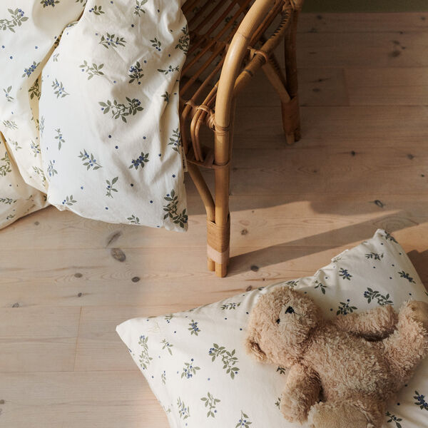 Juno junior senget&oslash;j, blueberries, Dear April