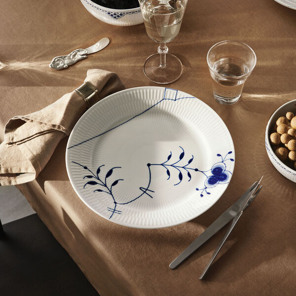 Bl&aring; Mega Riflet tallerken &Oslash; 22 cm, Nr. 9, Royal Copenhagen