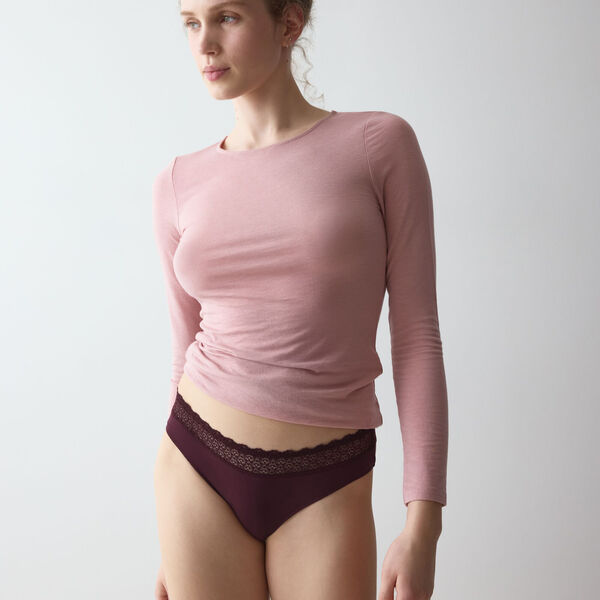 Feel of Modal Tai, claret, Triumph