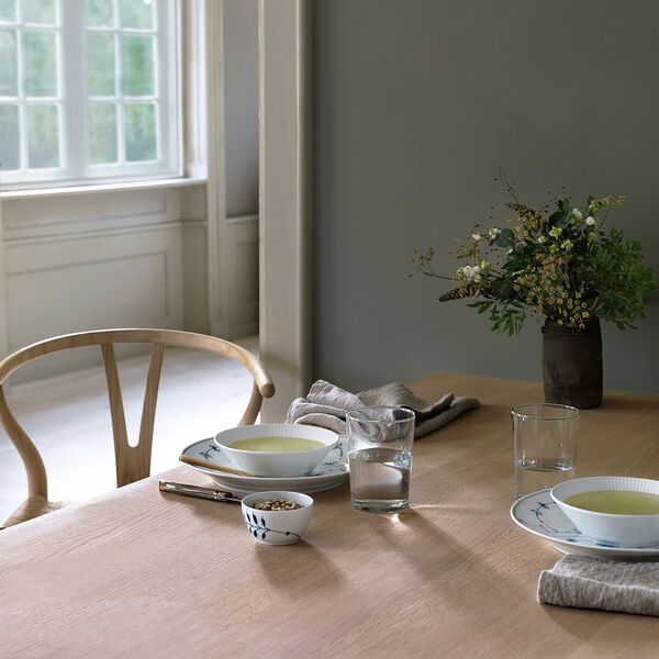 Hvid Riflet dyb tallerken &Oslash; 17 cm, Royal Copenhagen