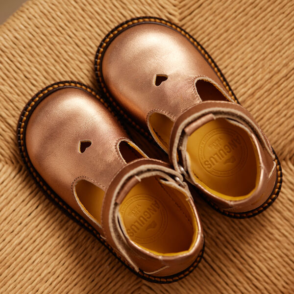 Klassisk tullesko med hjertemotiv, bronze metallic Klassisk tullesko med hjertemotiv, bronze metallic, ANGULUS