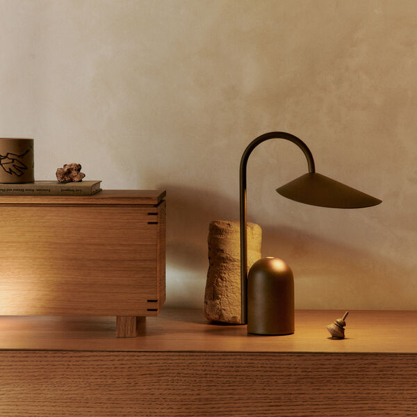 Arum Portable Lampe, dark chocolate, Ferm Living