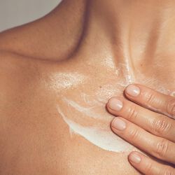 Sun Protection Face & Body SPF30, Yrol&iacute; Copenhagen