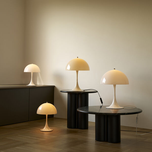 Panthella 320 bordlampe, opal white, Louis Poulsen