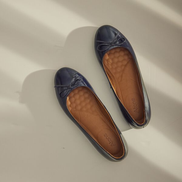Camelia Ballerina, midnight blue, Atone