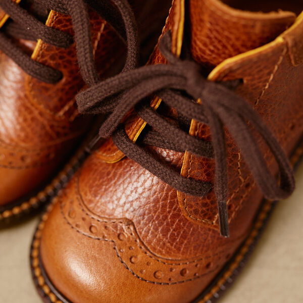 Klassisk snøresko med brogue detaljer, cognac Klassisk snøresko med brogue detaljer, cognac, ANGULUS