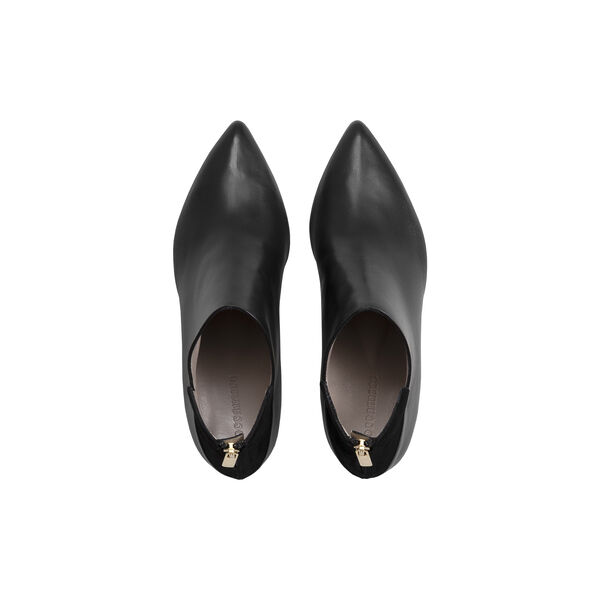 Ivy, black, Roccamore