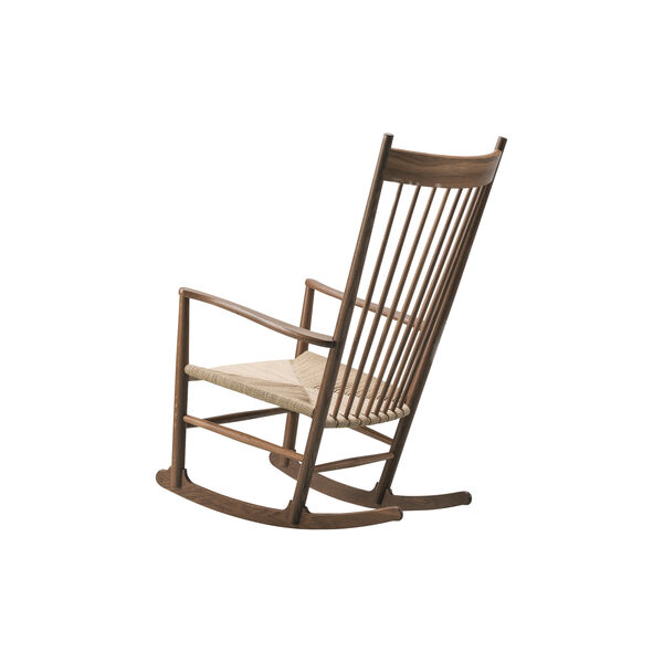 J16 gyngestol, lakeret valn&oslash;d, Fredericia Furniture