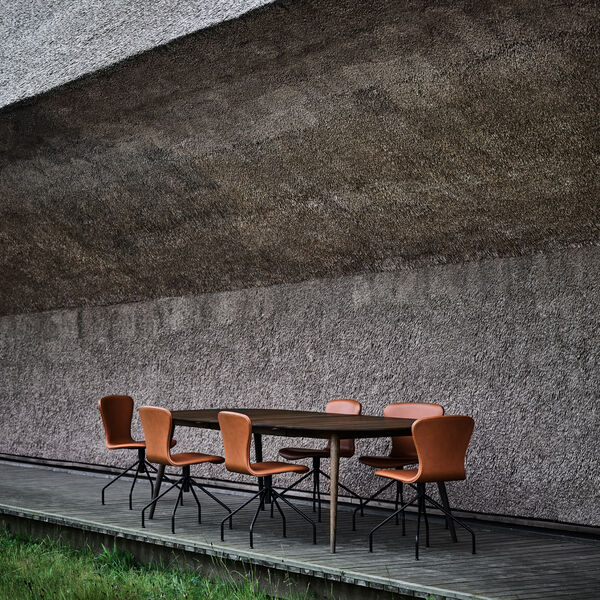 PLAYdinner Lam&eacute; spisebord med udtr&aelig;k, r&oslash;get eg, Bruunmunch Furniture