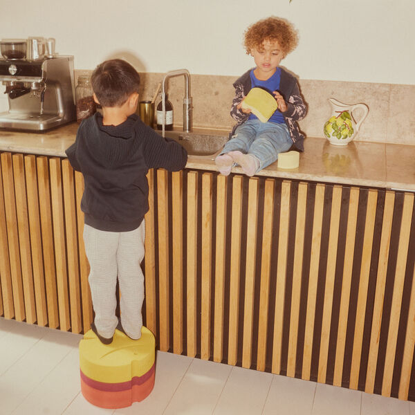 Fisk L, yellow gym, bObles