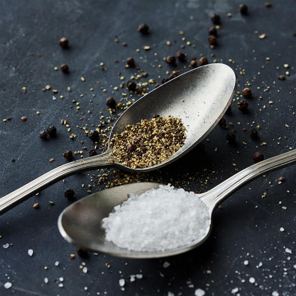 Salt & organic black pepper, Nicolas Vah&eacute;