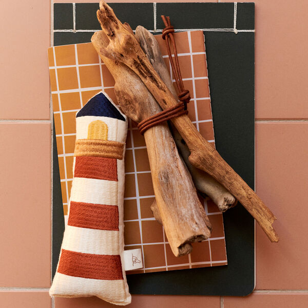 Klint fyrt&aring;rn rangle, Dear April