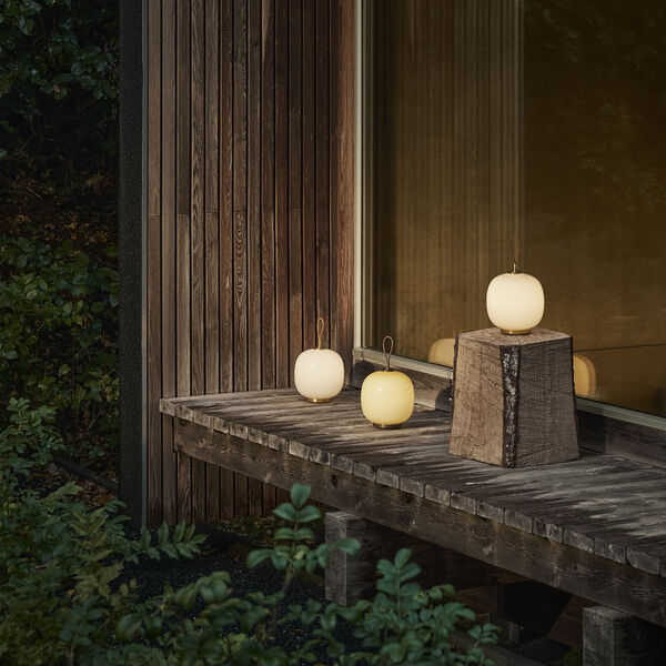 VL45 Radiohus Portable lampe, pale yellow, Louis Poulsen