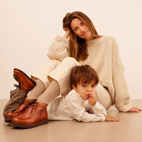 Snøresko med kontraststikninger, cognac Snøresko med kontraststikninger, cognac, ANGULUS