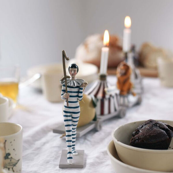 Pjerrot fødselsdagstog, Konges Sløjd