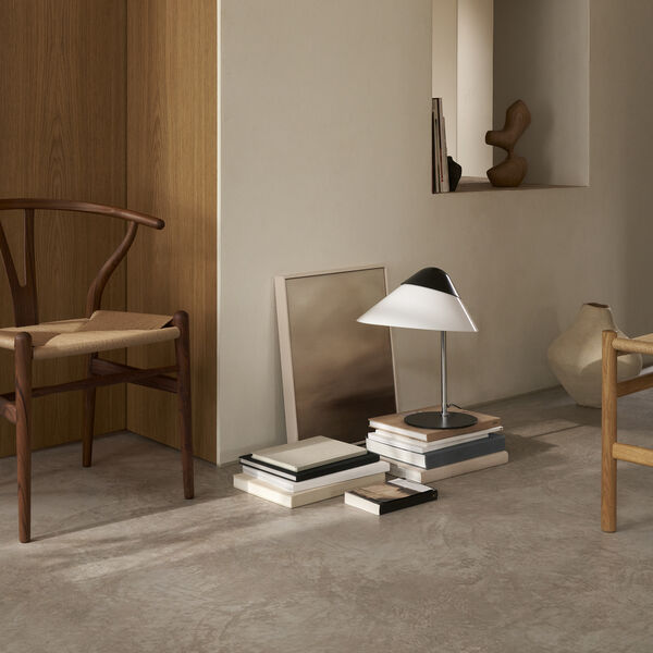 HJW02 Opala bordlampe midi, sort, Carl Hansen & S&oslash;n