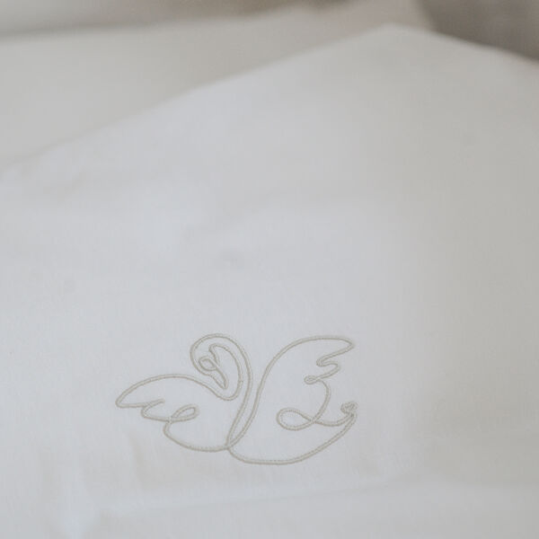 Baby senget&oslash;j svane, light sand, We Are Bitte