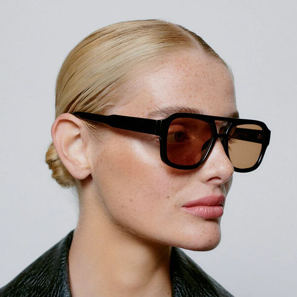 Kaya Solbriller, black, A. KJ&AElig;RBEDE