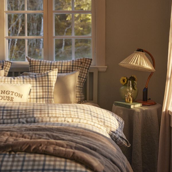 Graphic Quilted Bedspread, beige, Lexington