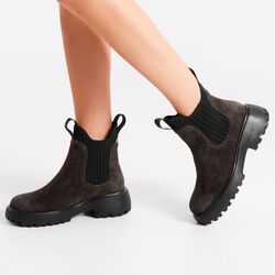 Isabella S, chocolate, WODEN