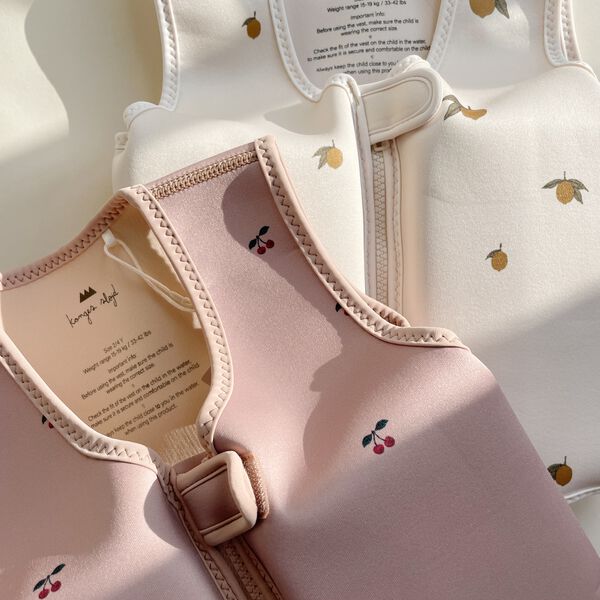 Neopren svømmevest, cherry Neopren svømmevest, cherry, Konges Sløjd