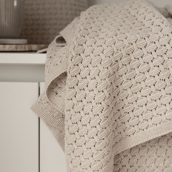 Strikket Plaid Mauntain, beige melange Strikket Plaid Mauntain, beige melange, By LOHN