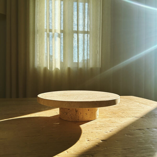 Lavt dekorativt fad, sand, HOEME Copenhagen