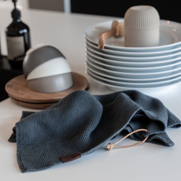 Strikket Håndklæde, dark grey Strikket Håndklæde, dark grey, By LOHN