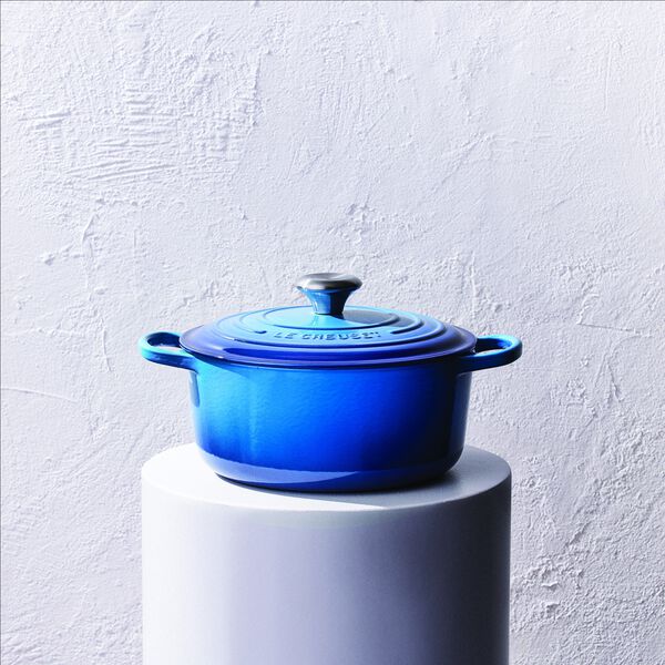 Signature rund st&oslash;bejernsgryde &Oslash; 26 cm, azure blue, Le Creuset