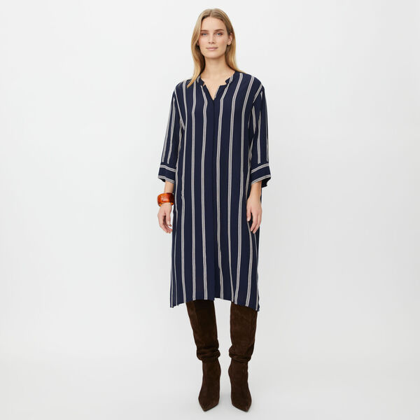 MaNimes, navy blazer, Masai